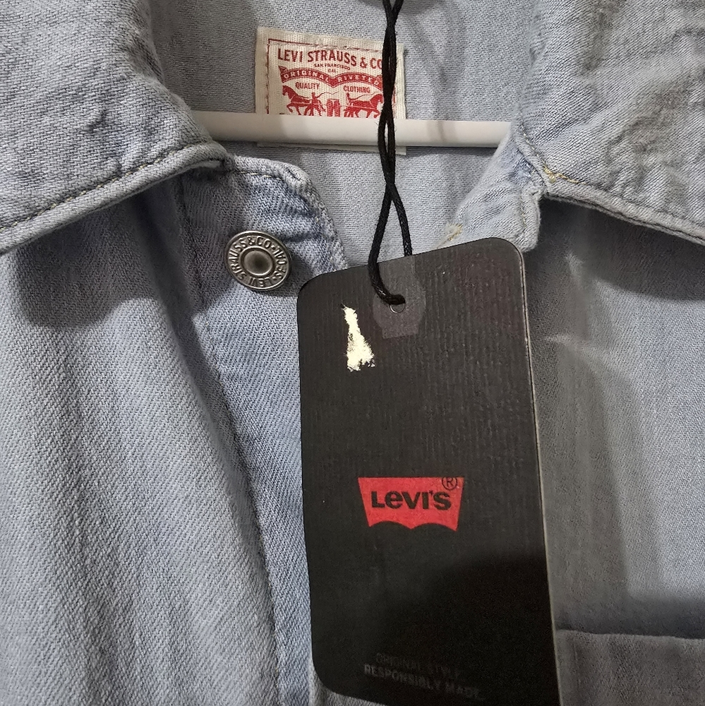 NWT Levi's Short-Sleeve Heritage Romper, Light Wash Denim, Relaxed, Sz Large. - Picture 15 of 16